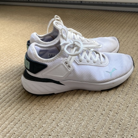 PUMA Sneakers, White, size 8 - Picture 3 of 16